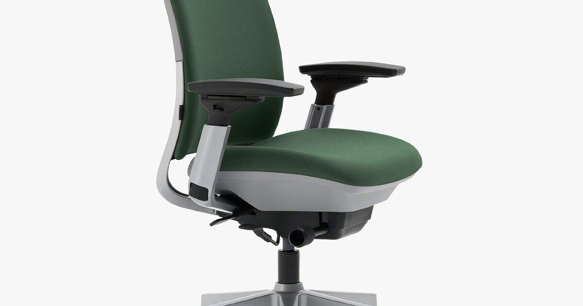 Steelcase amia with online headrest